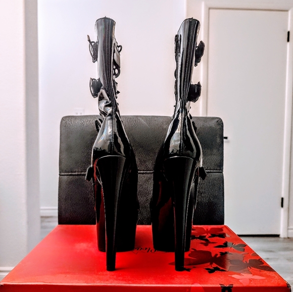 NIB Pleaser Adore 1046 Black Holographic Boots - Picture 5 of 15